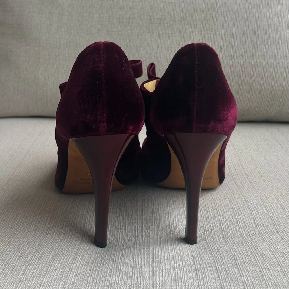 Kate Spade Burgundy Velvet Bow Heels, size 10